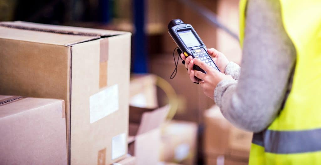 Warehouse Operator using a scanner